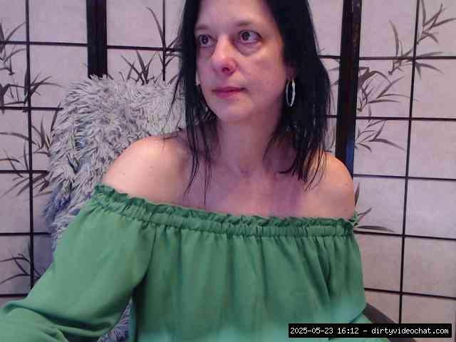 Group chat for 20 39 tokens, Full privates for 90 tokens, Privates for 30 5..., 2girls 16