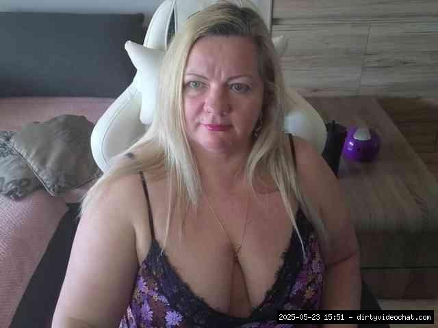 Shaved white, Shaved mature, Group chat for 40 tokens, Full privates for 90..., Full Privates For 90 Tokens 16