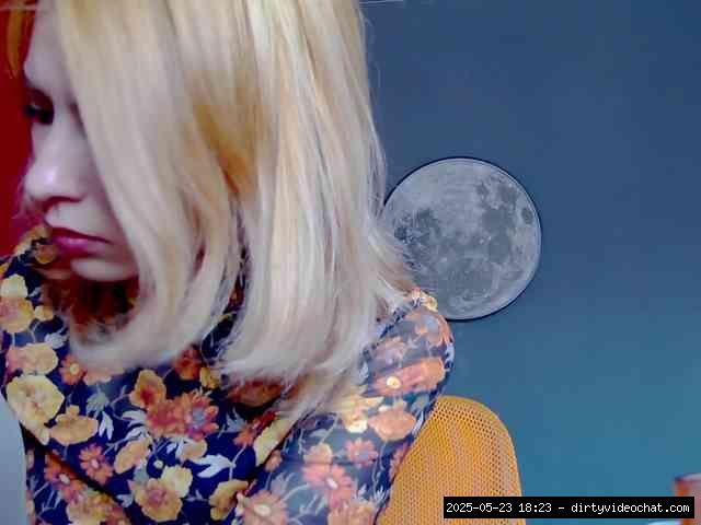 Shaved white, Shaved babes, Group chat for 40 tokens, Full privates for 90 ..., Muffdiving 2