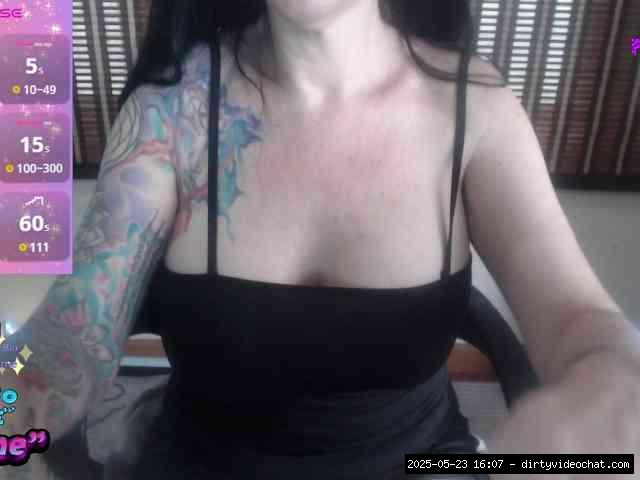 Group chat for 40 tokens, Full privates for 90 tokens, Privates for 60 89 t..., italian 1