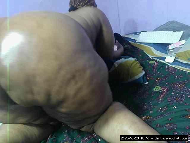 Group chat for 20 39 tokens, Full privates for 90 tokens, Privates for 60 8..., housewifes ebony 7