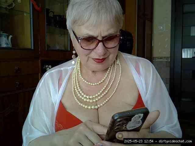 Group chat for 20 39 tokens, Full privates for 30 59 tokens, Privates for 3..., Russian Grannies 0