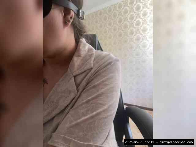 Shaved white, Shaved babes, Group chat for 20 39 tokens, Full privates for ..., Medium 14
