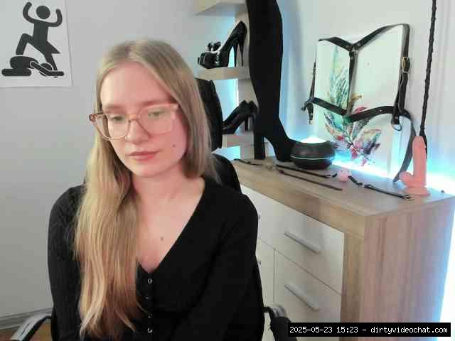 Shaved white, Shaved babes, Group chat for 40 tokens, Full privates for 90 ..., Innocent 16