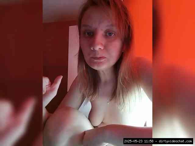 Shaved white, Shaved babes, Group chat for 10 19 tokens, Full privates for ..., Kissing 2