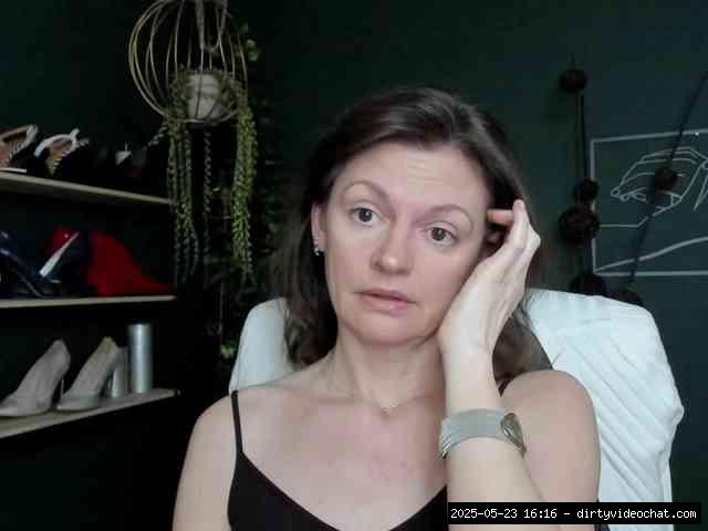 Shaved white, Shaved mature, Group chat for 40 tokens, Full privates for 90..., Footjob 6