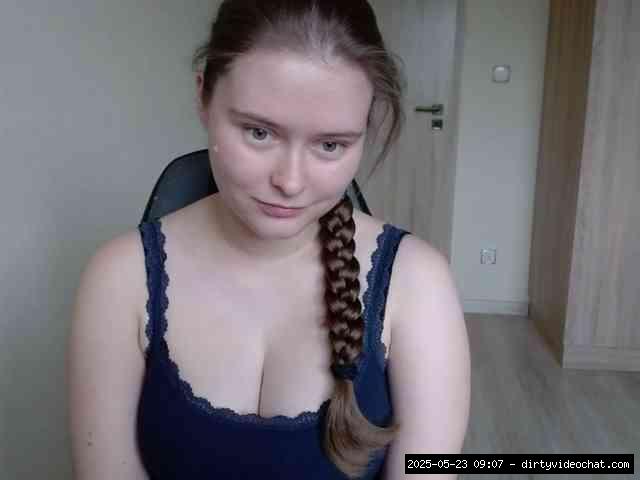 Group chat for 40 tokens, Full privates for 60 89 tokens, Privates for 30 5..., Housewifes Babes 6
