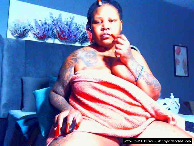 Shaved mature, Shaved ebony, Group chat for 20 39 tokens, Full privates for..., Gagging 6