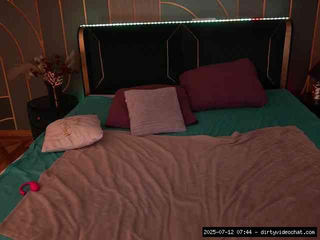 Shaved white, Shaved babes, Group chat for 20 39 tokens, Full privates for ..., dreaming 7